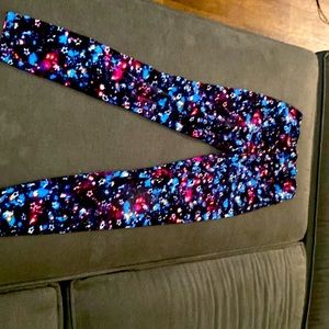 these are comfy leggings that don’t fit me